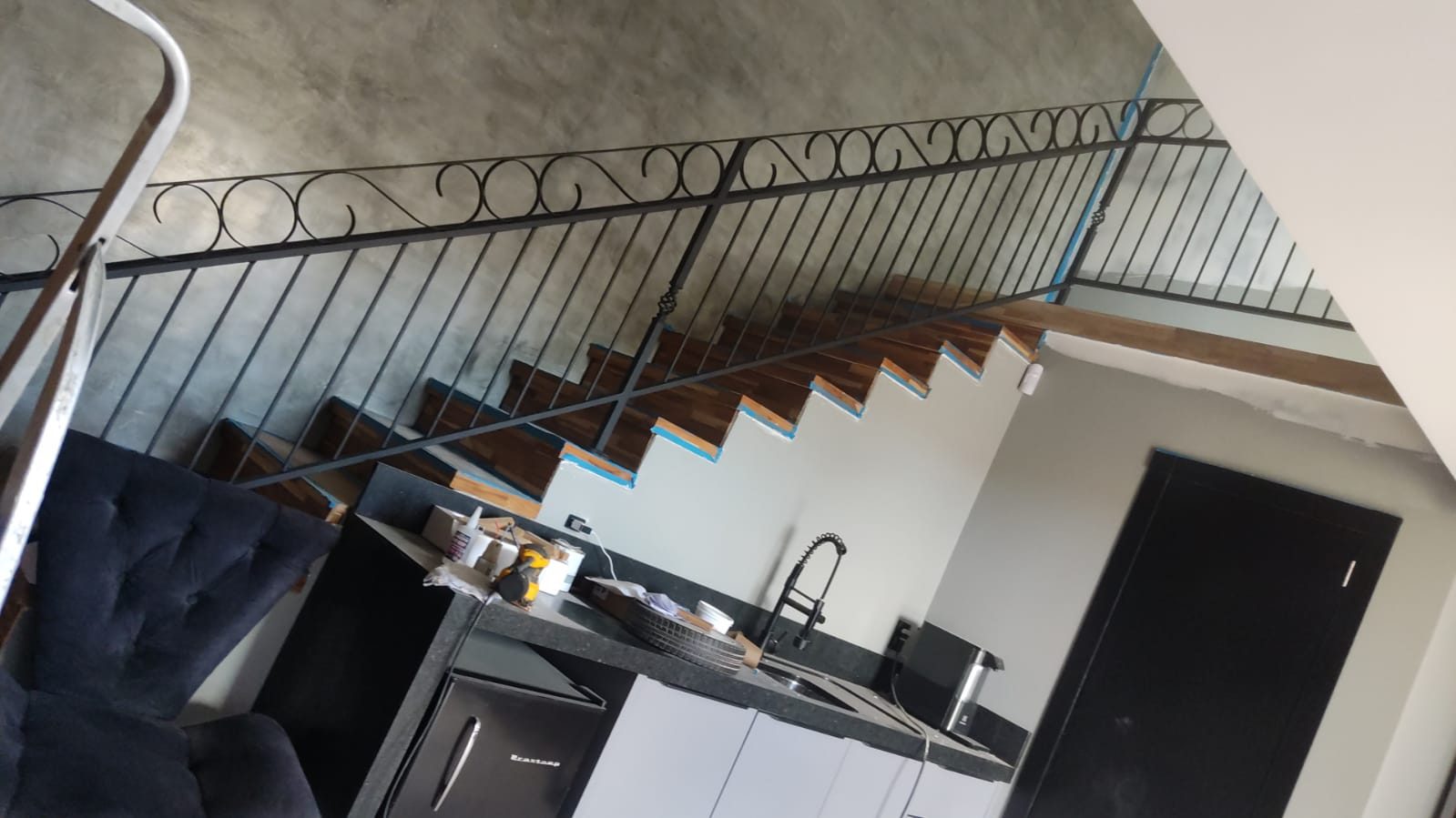 Corrimão ferro artístico escada residencial