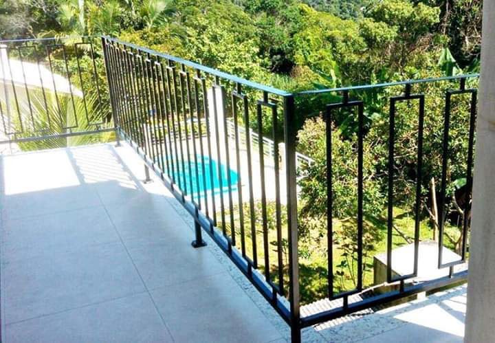 Guarda corpo área de piscina